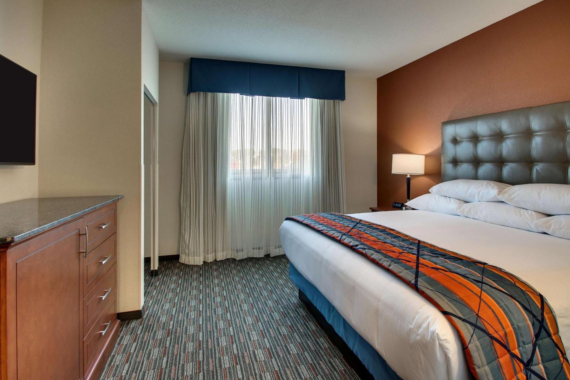 Drury Inn & Suites Iowa City Coralville Exterior photo